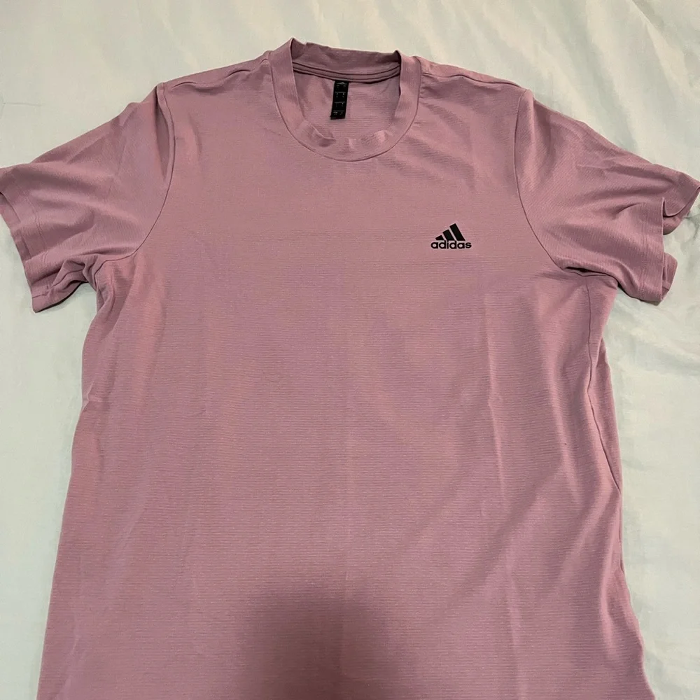 Men’s Large Adidas performance shirt - Picture 1 of 3